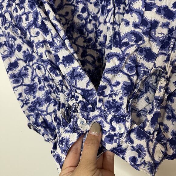 ANTHROPOLOGIE Pilcro blue floral damask button down long sleeve blouse top MED - Picture 4 of 6